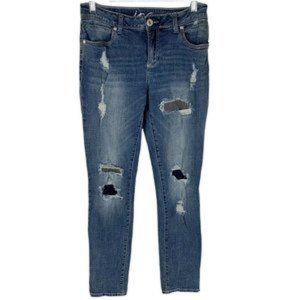 New Ladies size 16 Natural reflections ripped jeans, girlfriend fit.